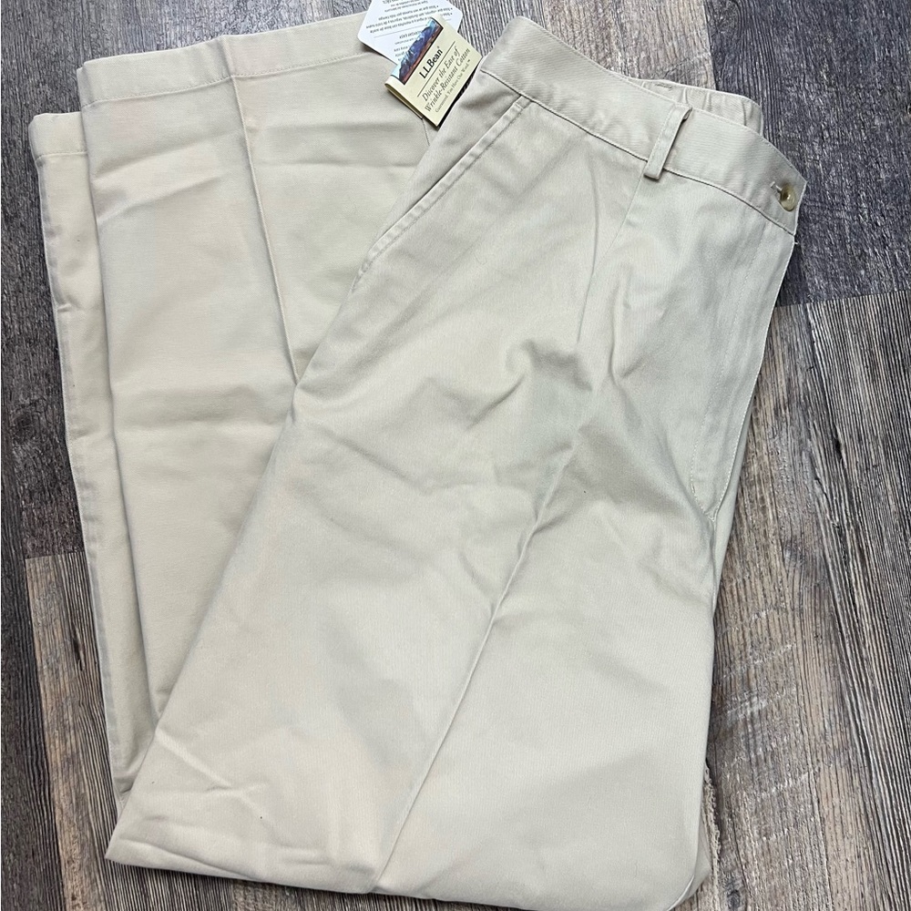 NWT Women’s LL Bean Khaki’s Size 18